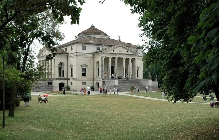 Period drama and Palladian villa in Vicenza
