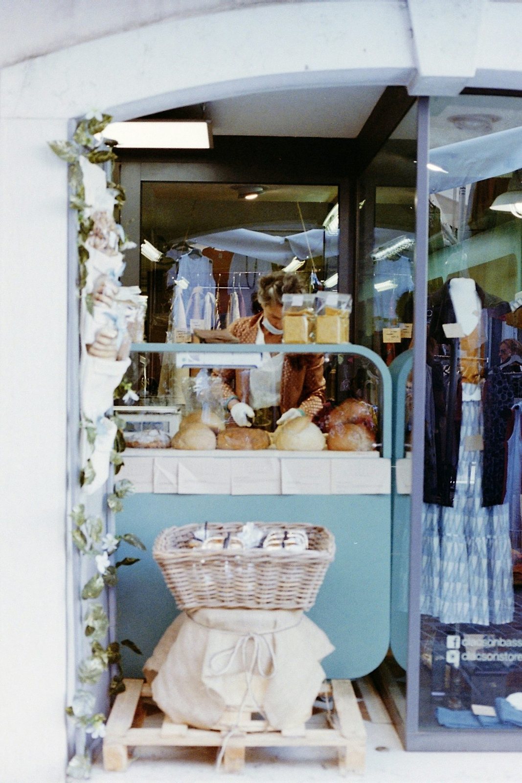 Breakfast under Palladio’s arcades, with an inherited cake